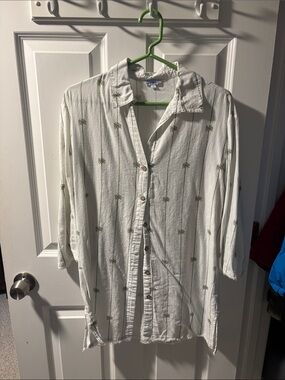Lightweight White Button-Up Shirt with Olive Palm Print